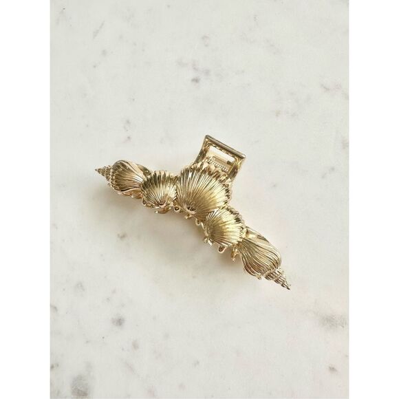 Under the sea mermaid seashell gold color hair claw ￼ - Picture 1 of 5